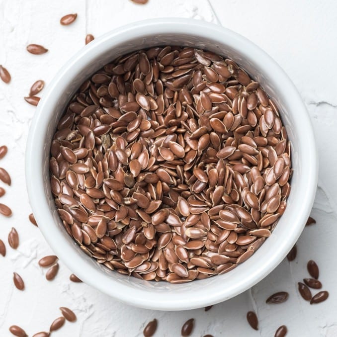 Flaxseeds contain high-quality plant based protein, that is rich in the amino acids arginine, aspartic acid and glutamic acid. They also have a high concentration of antioxidants and has anti-inflammatory properties.